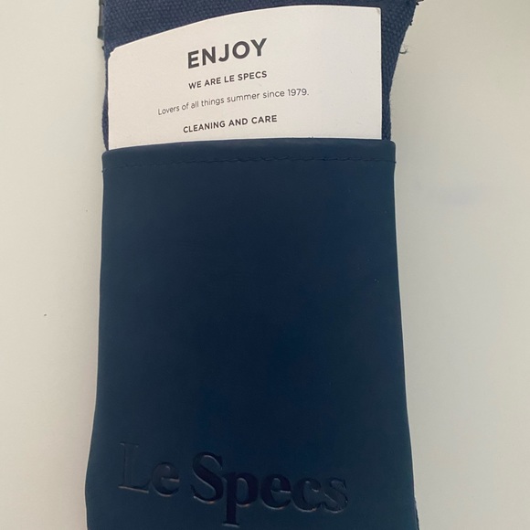 Le specs BIG glasses ( cat shape + wide) brand new sunglasses. Posh, stylish. - Picture 6 of 6